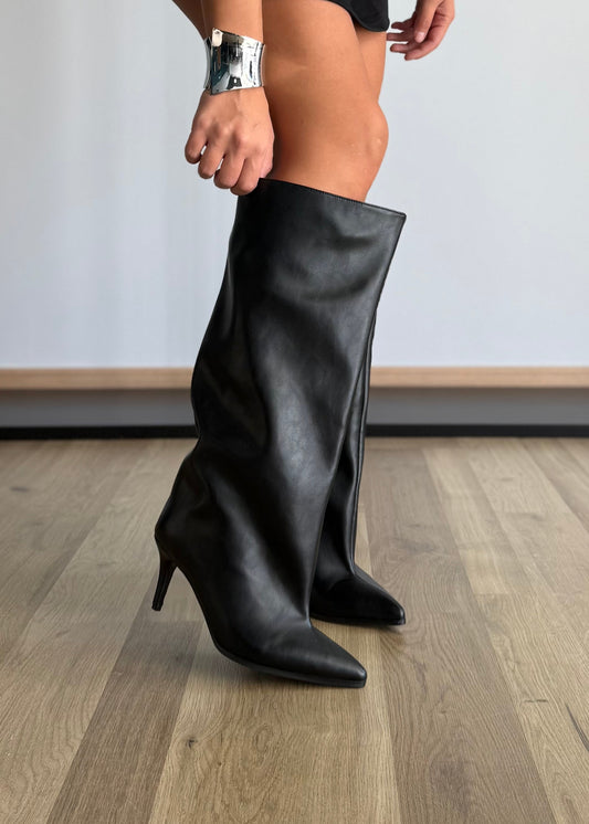 MEL -Bota de caña ancha con puntera afilada