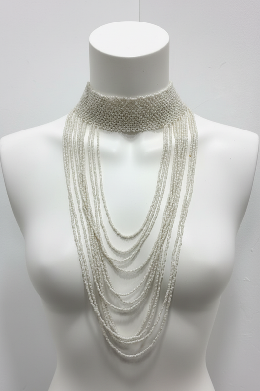 Collar Multicapa de Cuentas Blancas